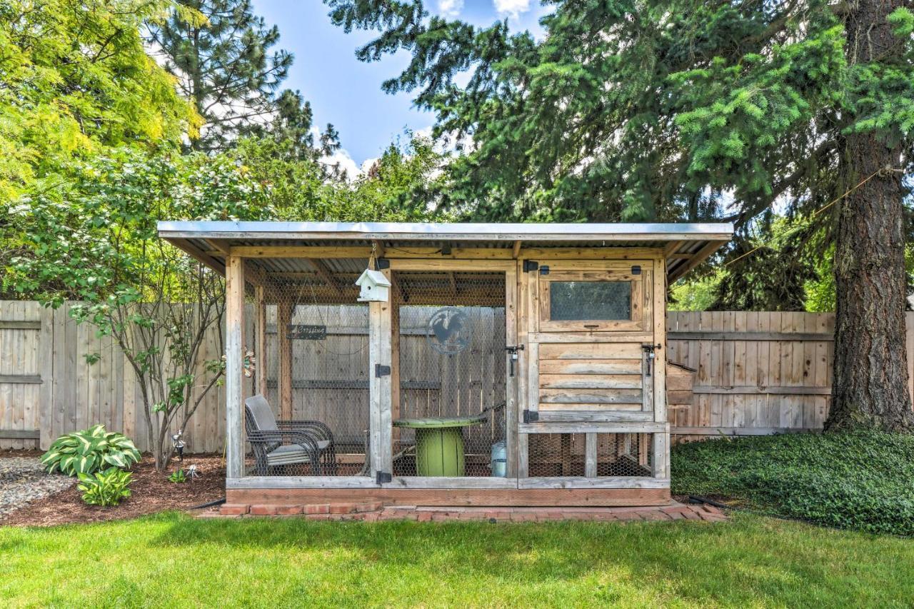 Central Medford Family Retreat With Large Yard! エクステリア 写真