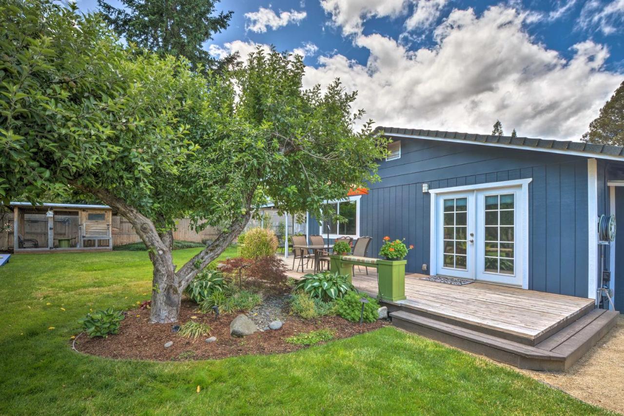 Central Medford Family Retreat With Large Yard! エクステリア 写真