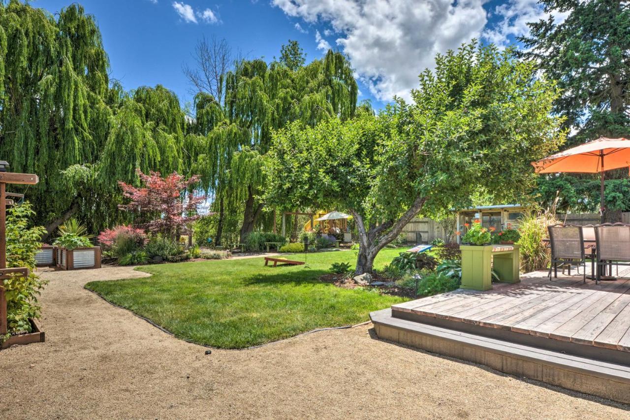 Central Medford Family Retreat With Large Yard! エクステリア 写真